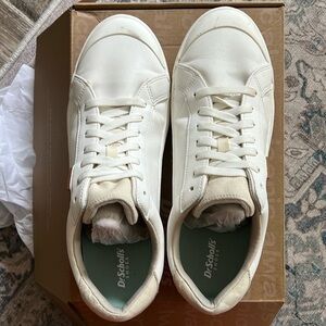 Dr Scholl’s “time off” sneakers